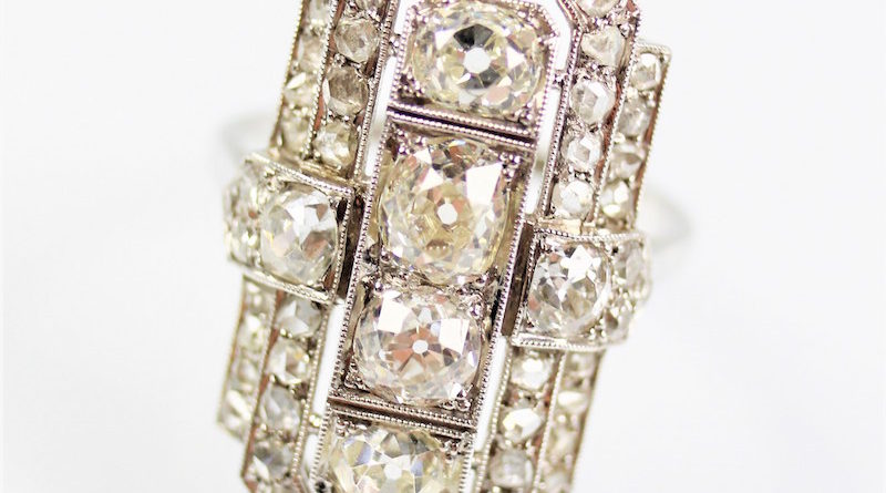 The antique art deco diamond ring