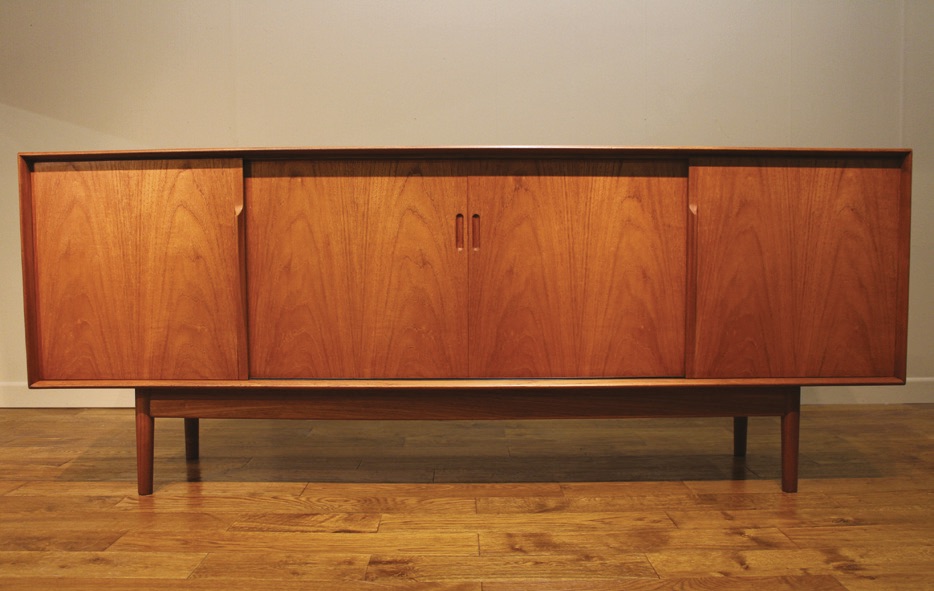 A Dalescraft mid-century sideboard