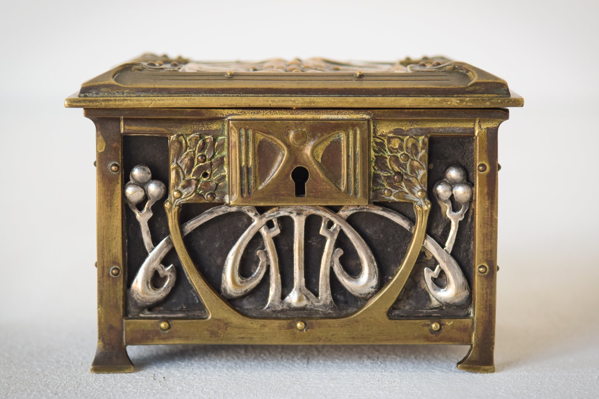 Art Nouveau box