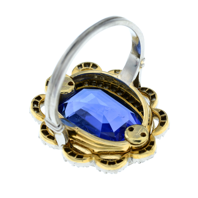 The reverse of the Kashmir sapphire ring