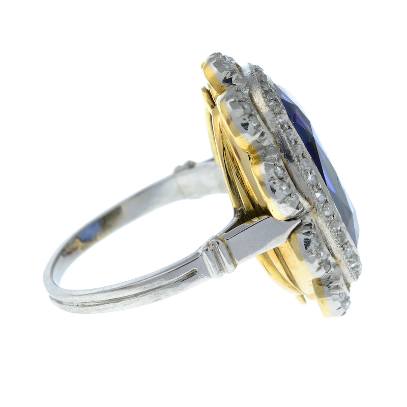 Side view of the Kashmir sapphire ring