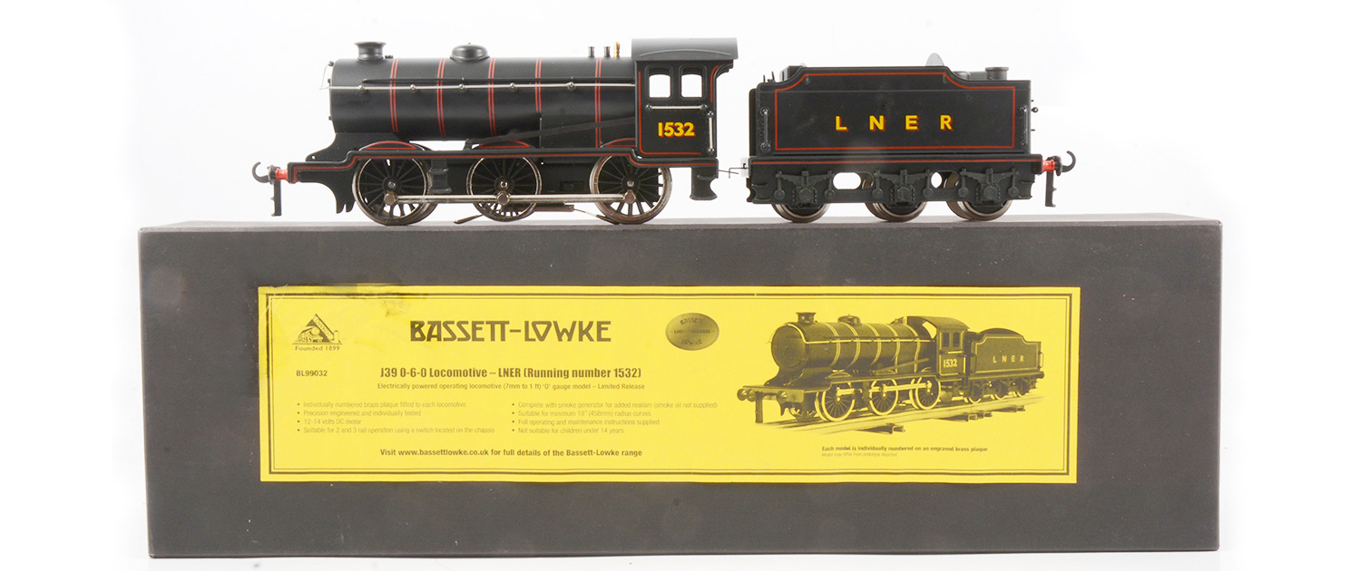 Corgi for Bassett-Lowke, J39 0-6-0 loco and tender LNER no. 1532