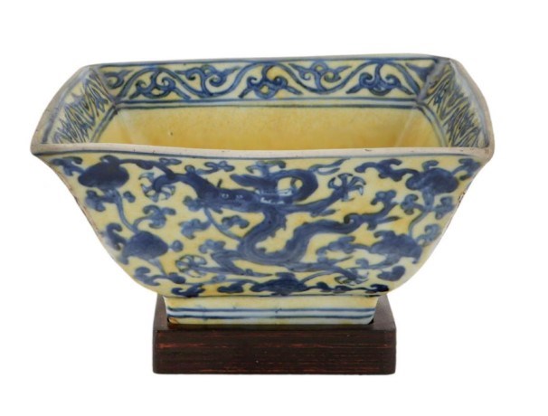 Chinese porcelain underglaze blue and yellow enamel square bowl