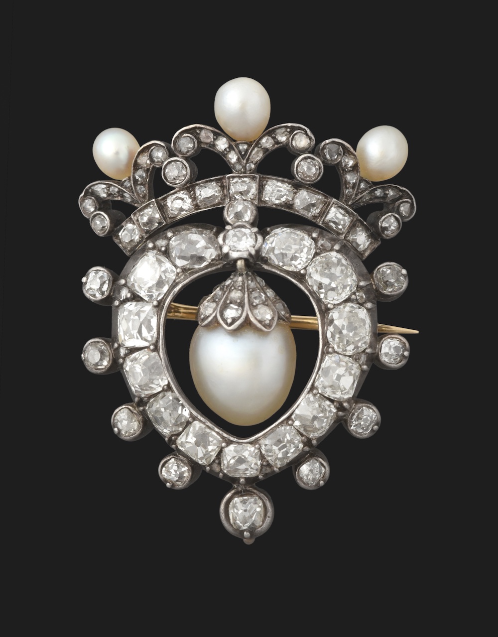 A Victorian diamond and pearl brooch