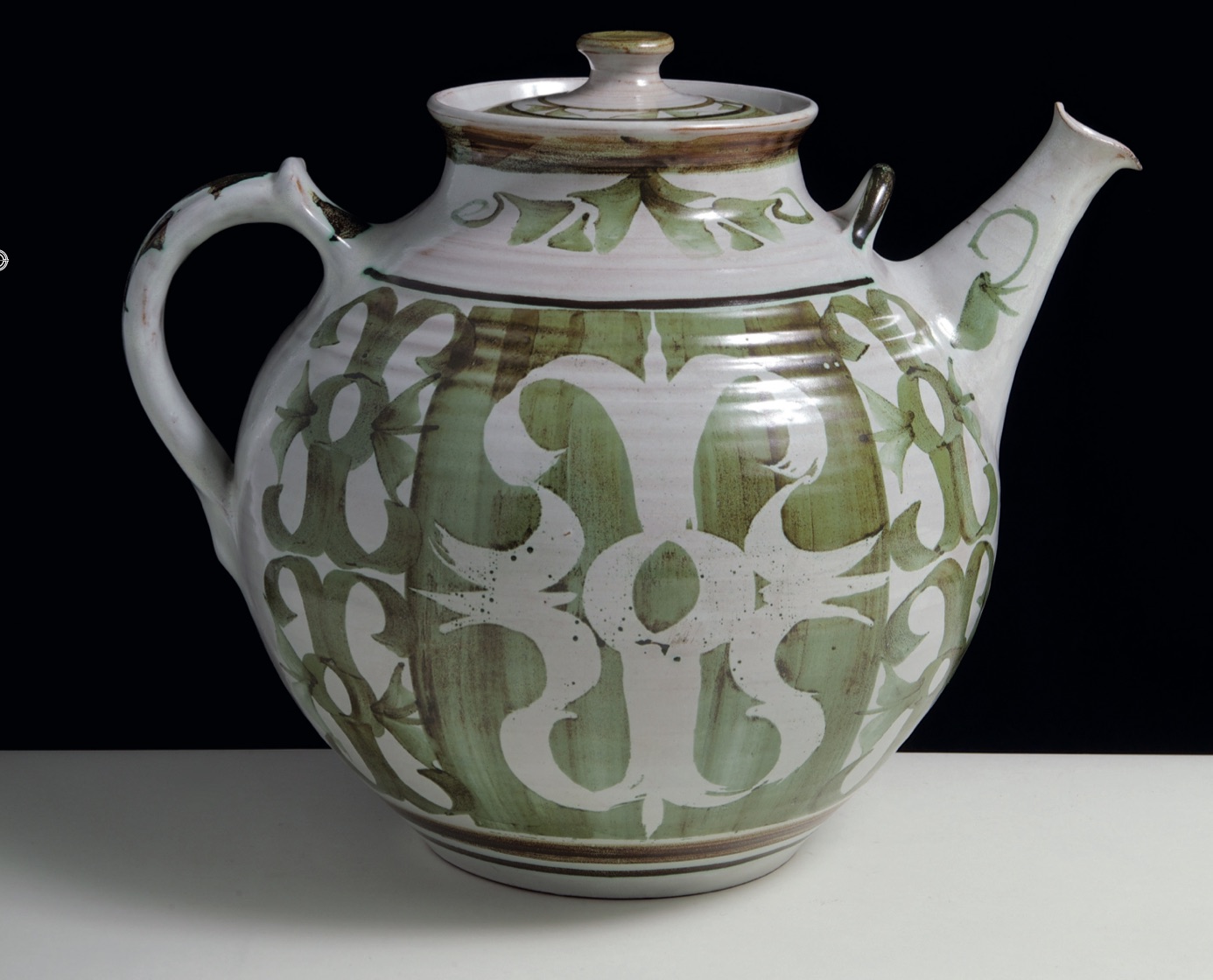 Alan Caiger-Smith teapot from 1960