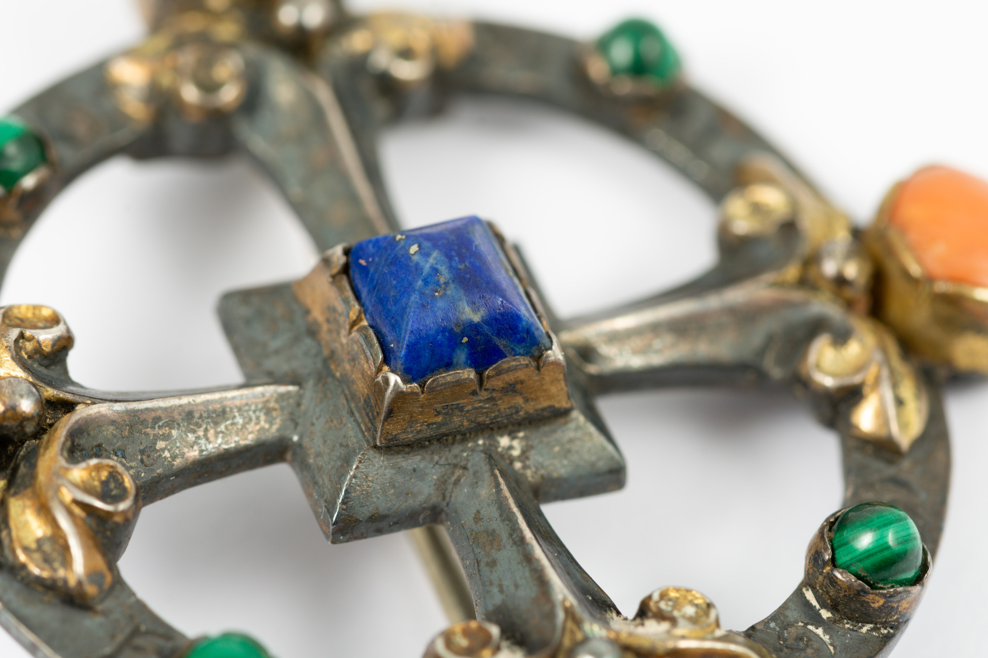 Burges Brooch set to shine in sale - Antique Collecting