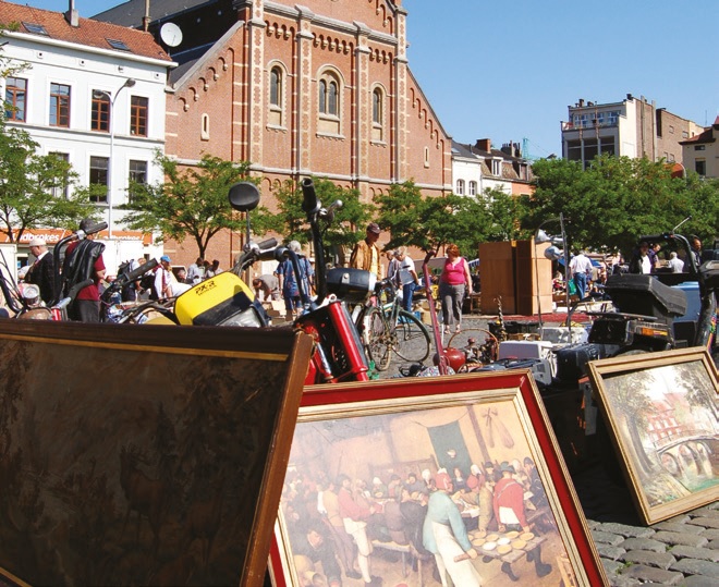 Flea Market Place Du Jeu de Balle in Brussels