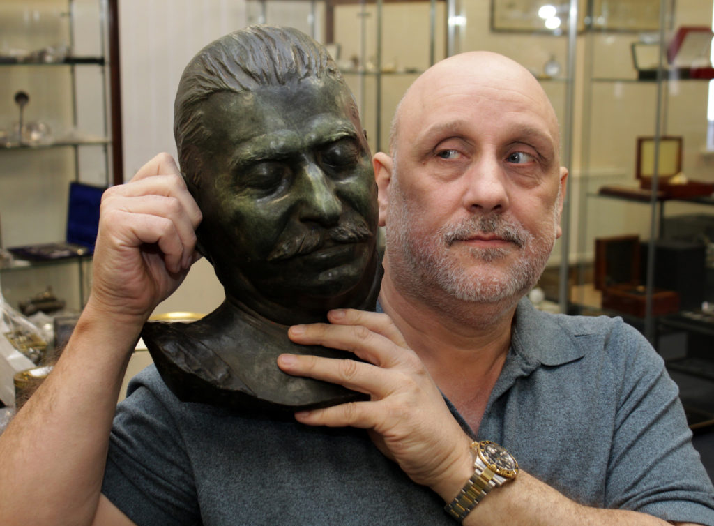 Daniel Daley with the Stalin death mask