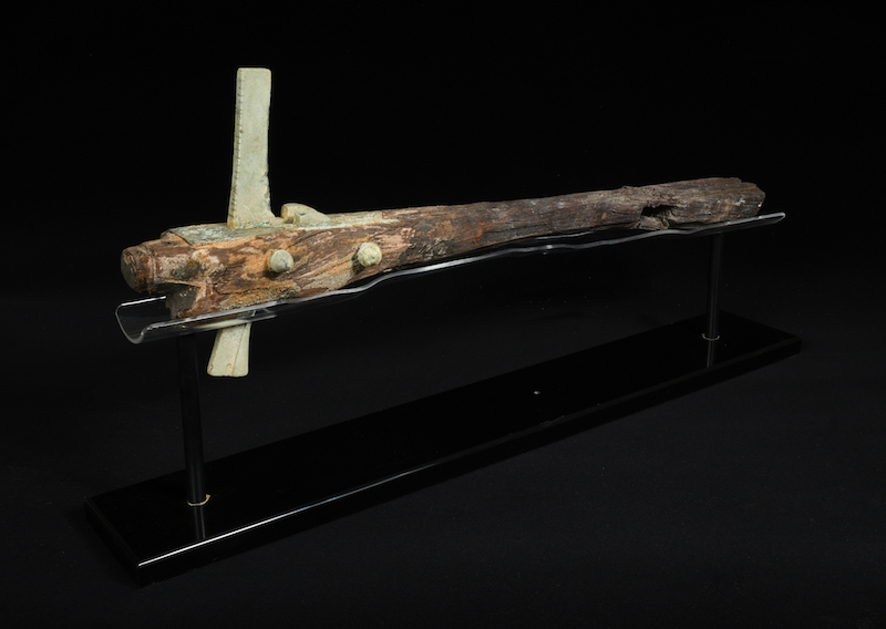 Antique Chinese crossbow in Cheffins Asian Art sale