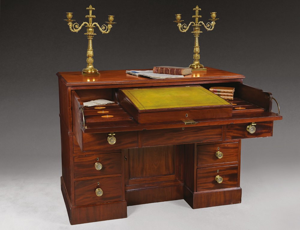 The restoration of a Gillows Library desk 