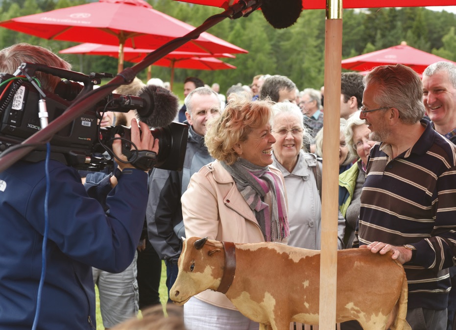 Antiques Roadshow expert Hilary Kay